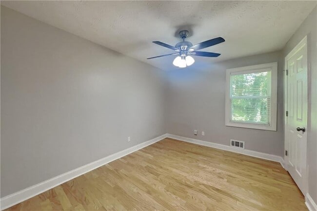 Building Photo - 4970 Turtle Rock Dr