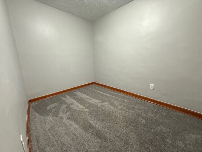 Building Photo - three Bedroom Home In Baltimore city