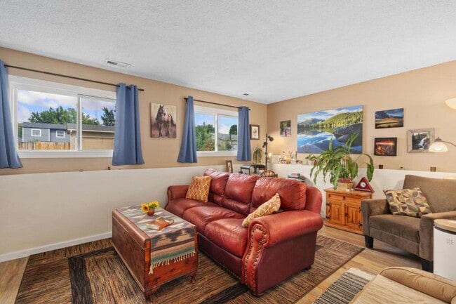 Building Photo - 569 S Edinburgh Dr