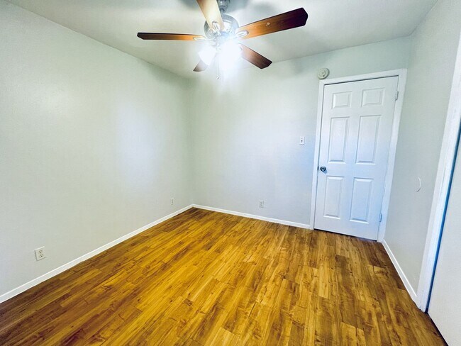 Building Photo - 1922 Nicole Cir