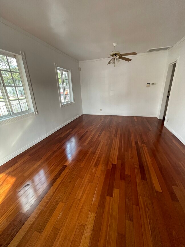 Building Photo - 11116 Matteson Ave