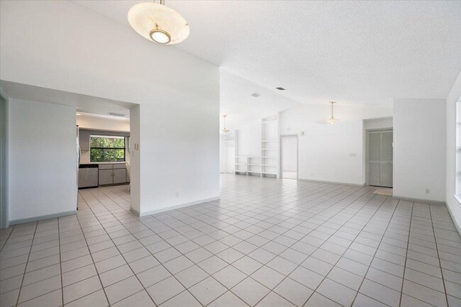 Building Photo - 2216 Amesbury Ct