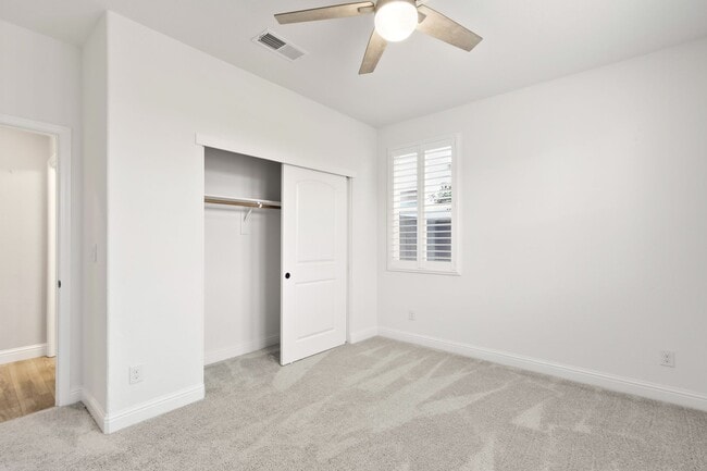 Building Photo - Springlake 3 Bedroom 3 Bathroom House