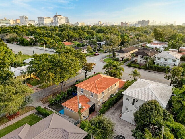Building Photo - 400 Cadima Ave