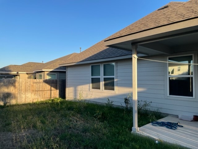 Building Photo - 417 Bright Star Ln