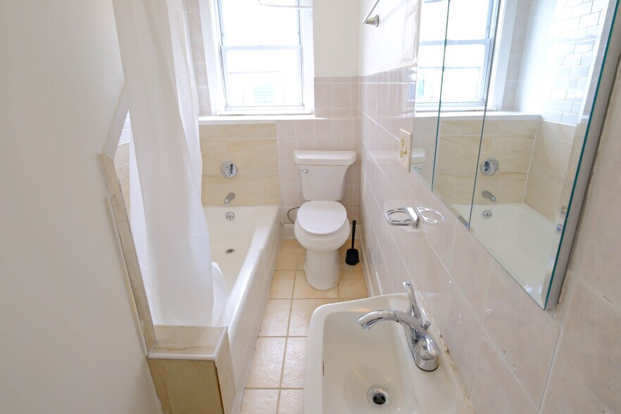 Building Photo - 26 Curtis Rd