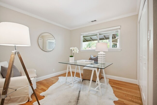 Building Photo - Updated 3 bedroom + office & pool, single ...