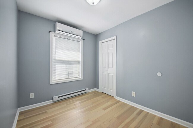 Building Photo - 259 Pine St