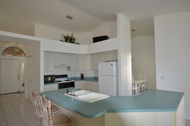 Building Photo - 366 Joy Haven Dr