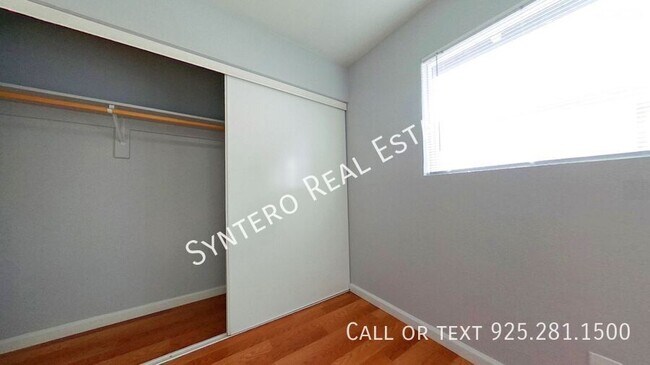 Building Photo - 4819 Clayton Rd