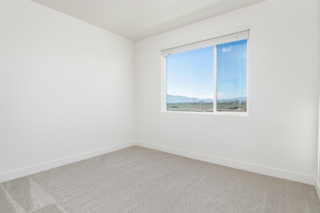 Building Photo - 362 S 1080 W
