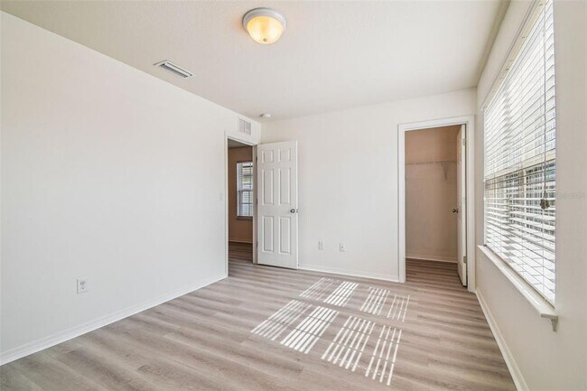 Building Photo - 4925 White Sanderling Ct