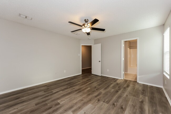 Building Photo - 1625 Creekridge Ct