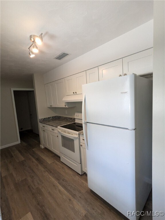 Building Photo - 35433 Crescent Dr