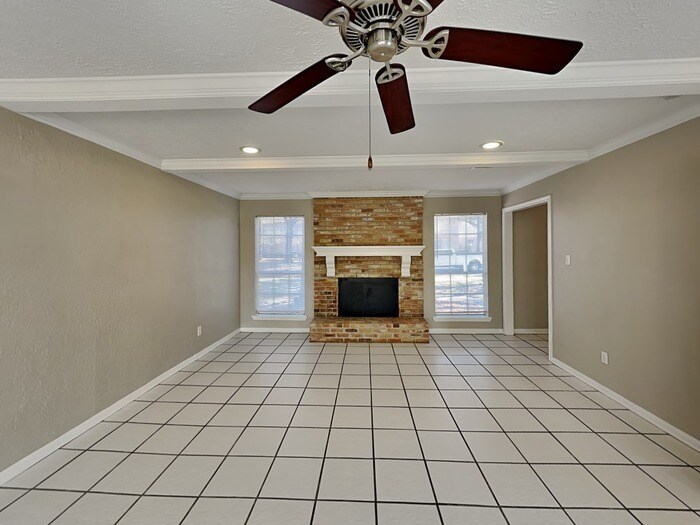 Building Photo - 1906 Tucumcari Dr