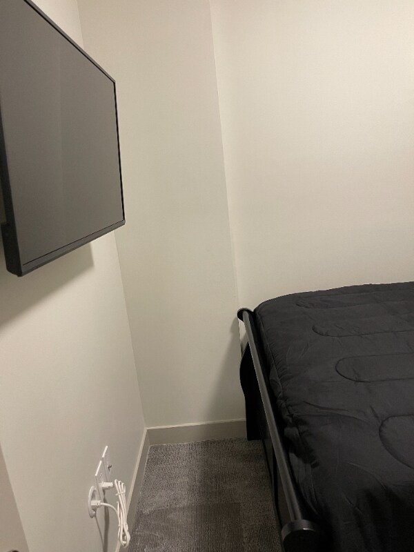 Building Photo - 1417 W 9th St