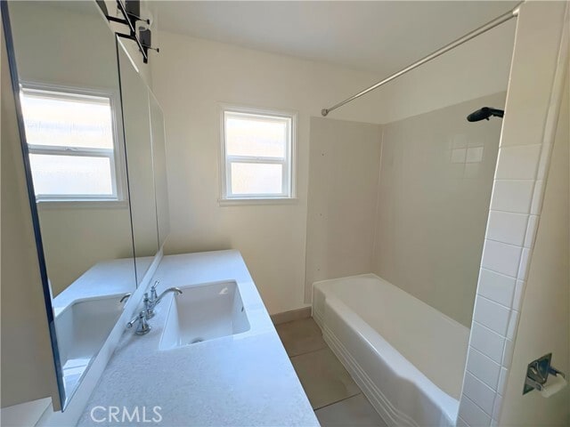 Building Photo - 587 E Arrow Hwy