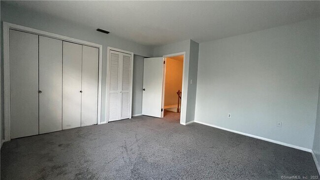 Building Photo - 315 Hampton Ct