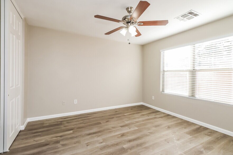 Building Photo - 1538 S Danielson Wy