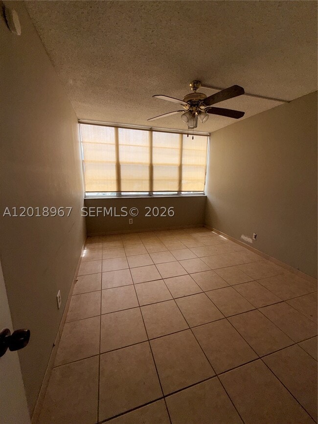 Building Photo - 2025 NE 164th St