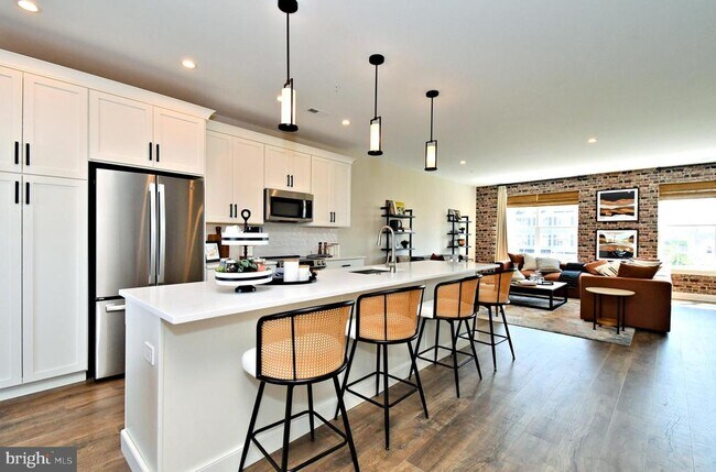 Building Photo - 200 Souders Wy