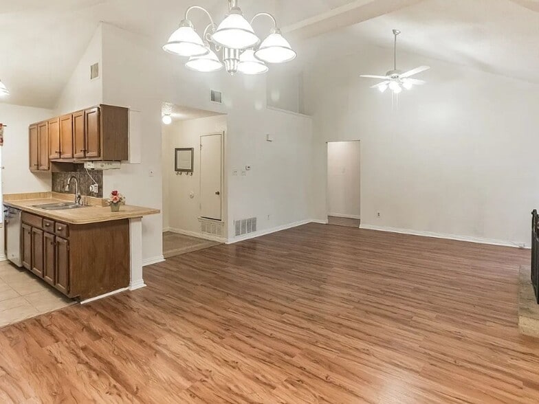 Building Photo - 4118 Cochise Dr