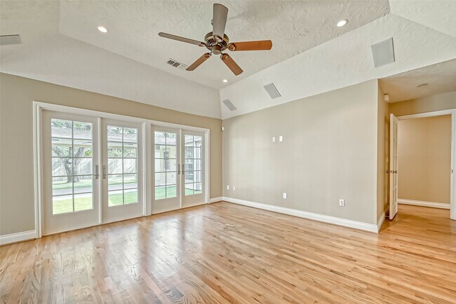 Building Photo - 3710 Linkview Dr