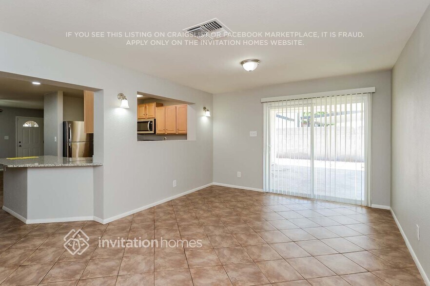 Building Photo - 3819 W Columbine Dr