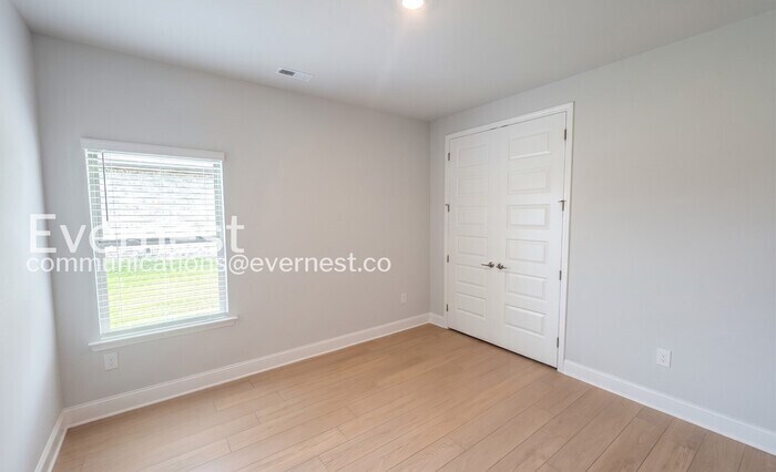 Building Photo - 22651 Donahue Dr