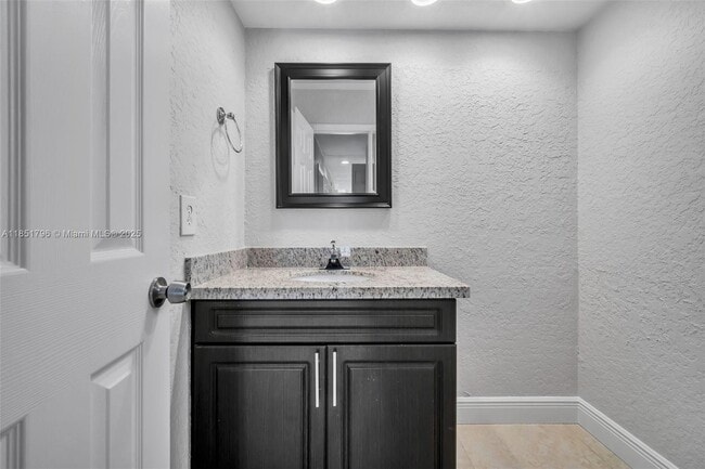 Building Photo - 22845 Ironwedge Dr