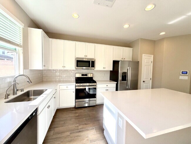 Building Photo - HIVE FALL MOVE-IN SPECIAL: NEWER 2024 BUILD | GATED COMMUNITY | SOLAR INCLUDED