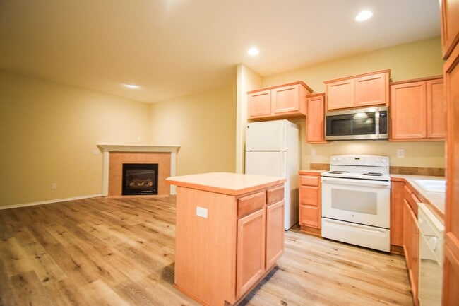 Building Photo - Beautiful Home in Amazing Neighborhood!