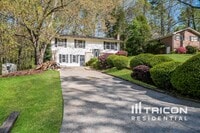 Building Photo - 4705 Lincoln Way SW