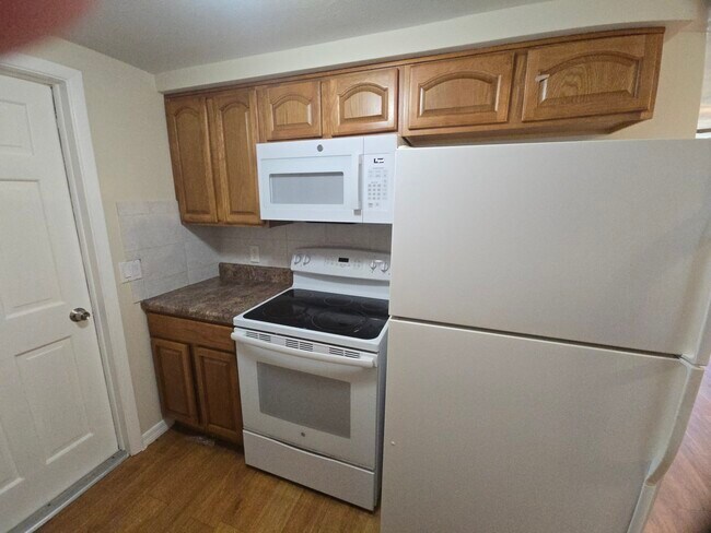 Building Photo - 7725 Dale Dr