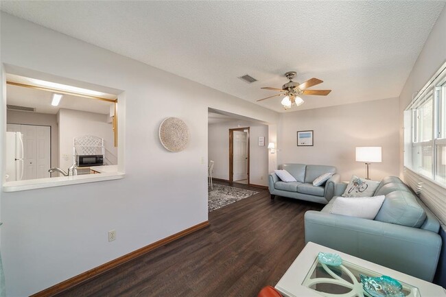 Building Photo - 9438 SW 85th Ave