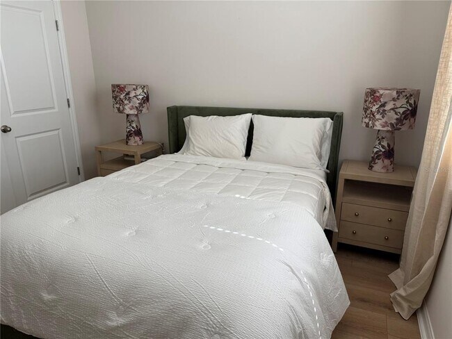 Building Photo - 5237 NW 48th Pl