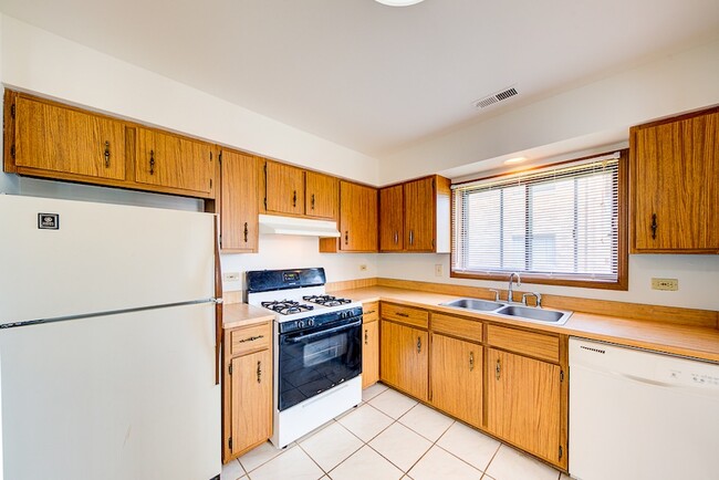 Building Photo - 15706 Peggy Ln