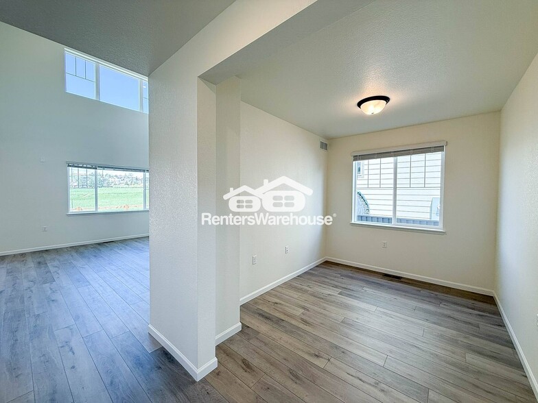 Building Photo - 121 Cherrywood Ln