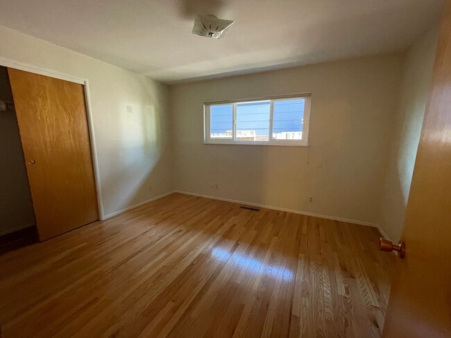 Building Photo - Lovely Santa Rosa 3 bedroom 3 bathroom Hom...