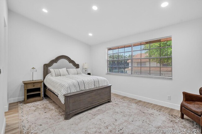 Building Photo - 7917 La Mirada Dr
