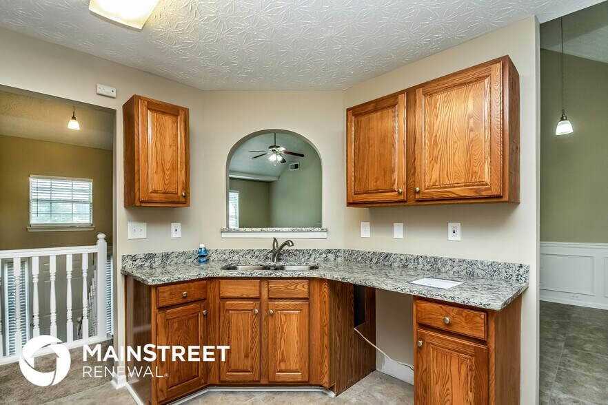 Building Photo - 6415 E Meyer Dr