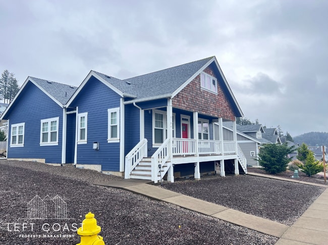 Building Photo - 4154 SE Inlet Ave