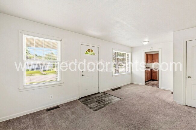 Building Photo - 1742 N Whittier Pl
