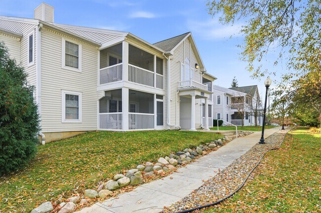 Building Photo - 2233 S Main St