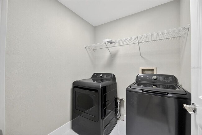 Building Photo - 10610 Boyette Creek Blvd