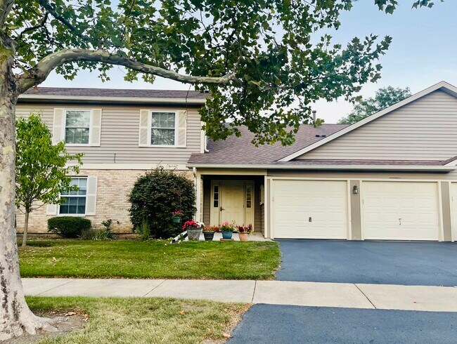 Primary Photo - 1185 N Village Dr