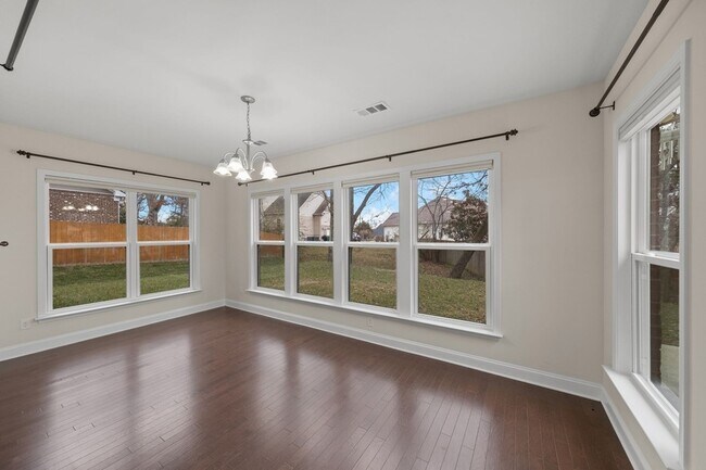 Building Photo - 3002 DaVinci Ct