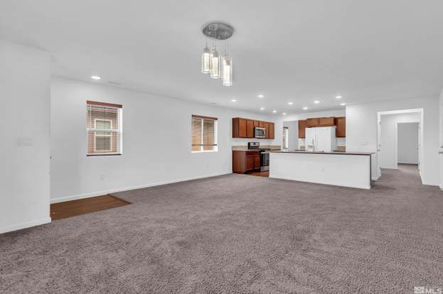 Building Photo - 698 Valmy Dr