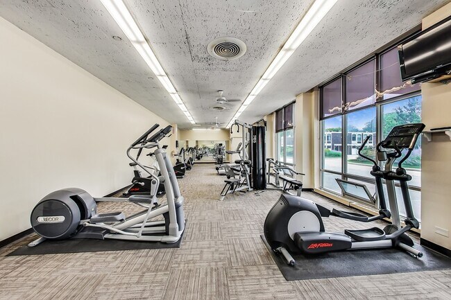 Building Photo - 1455 N Sandburg Terrace