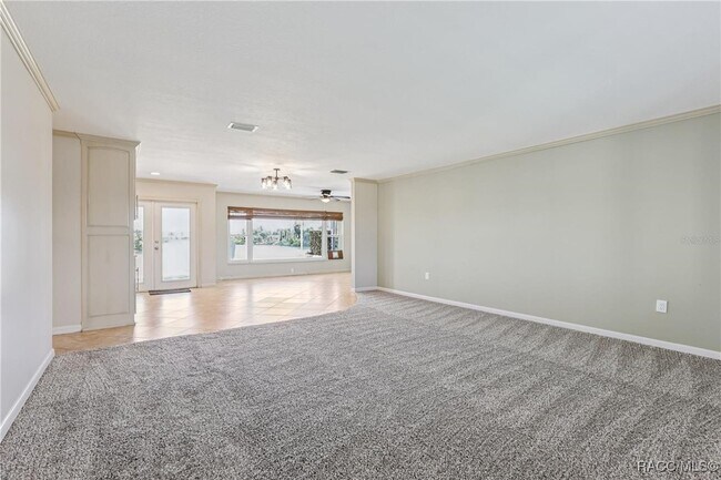 Building Photo - 1717 Danbury Dr